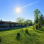 Autocamp Kosmonosy Кемпинг *